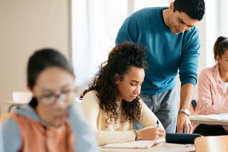 Cómo ser ayudante de profesor en Texas