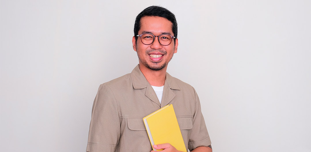 How do I become a teacher in Texas from Indonesia?